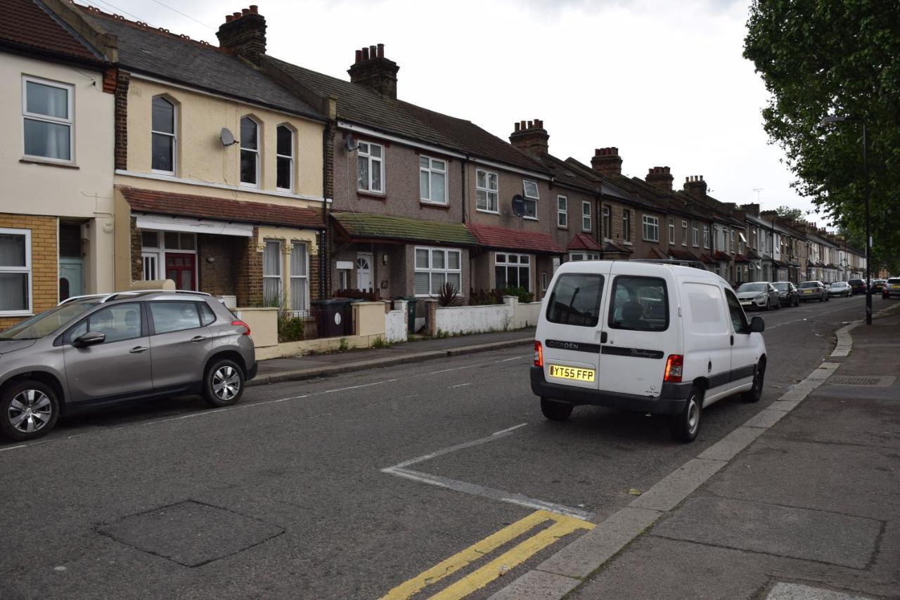 Two Bedroom Flat St Andrews Road Londra Dış mekan fotoğraf